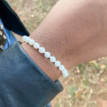 Elegant Pearls Bracelet (Dainty)