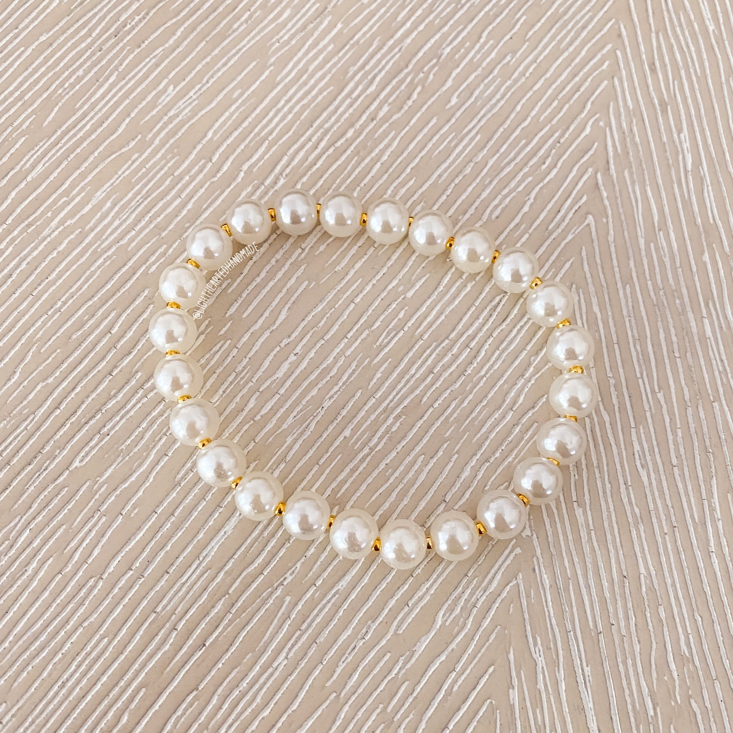 Elegant Pearls Bracelet (Bold)